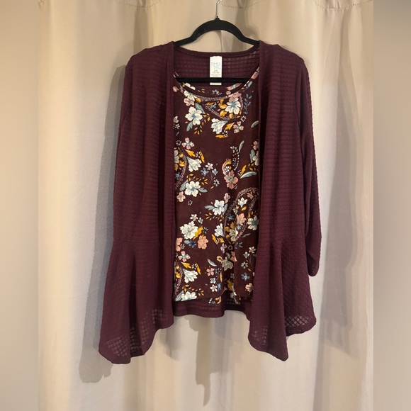 Women's Time and Tru NWT Burgundy Sweater with Floral Top - Picture 1 of 7
